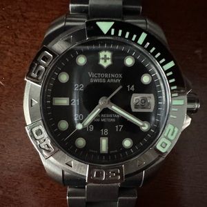 Victorinox Swiss Army watch 42mm